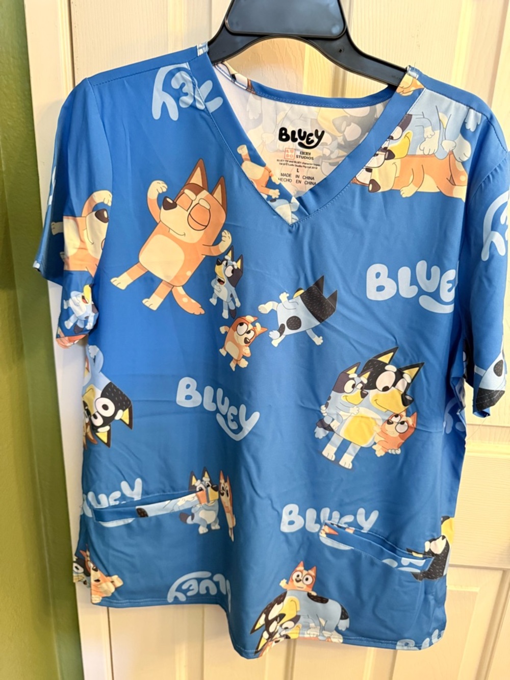Bluey Scrubs top - Womens size Large    - NEW